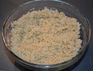 Tortas de quinoa y cebolletas con salsa salbitxada