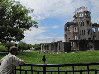 Cuento | Fría luz de luciérnagas Cuento | Fría luz de luciérnagas