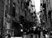 Calles vividas viejo Nápoles