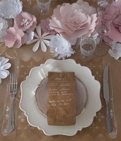 Beautiful simple table decor