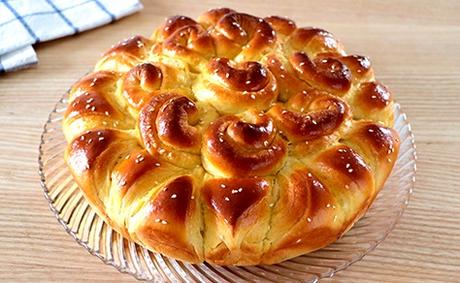 Pan casero festivo – Pan casero “Pogacha”