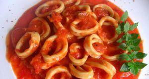 Receta: “Calamares con tomate” rápida y sencilla