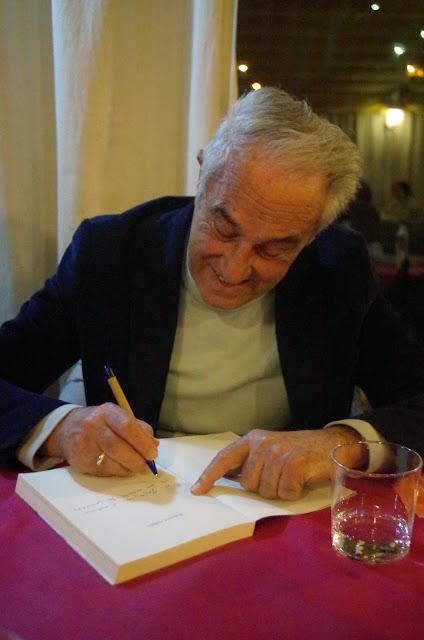 Encuentro con José María Carrascal por su libro (Todavía puedo quedan muchas cosas por vivir)