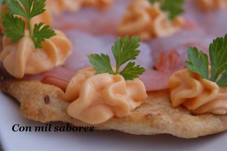 CRUJIENTE DE CARPACCIO DE LANGOSTINOS CON MAYONESA DE MARISCO CRUJIENTE DE CARPACCIO DE LANGOSTINOS CON MAYONESA DE MARISCO