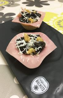 Tartaletas de york con tapenade, queso y nueces Tartaletas de york con tapenade, queso y nueces