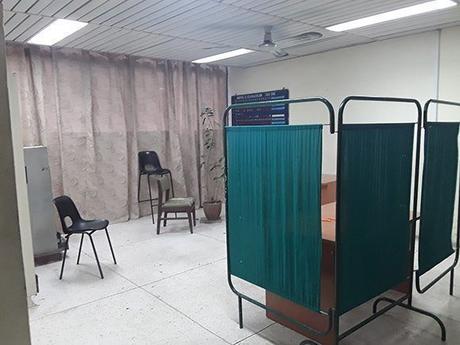 El pueblo vota en las urnas