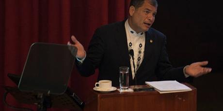 Rafael Correa se pronunció sobre destitución de José Serrano Rafael Correa se pronunció sobre destitución de José Serrano