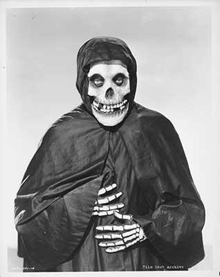 The Crimson Ghost, un villano icónico en la historia de los seriales. 