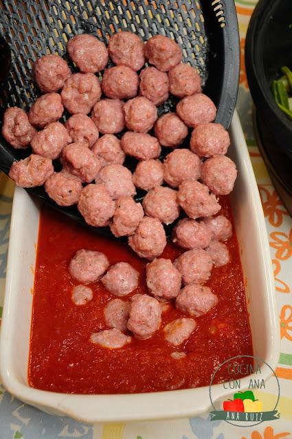 ALBONDIGAS EN SALSA AL VAROMA CON GUARNICIÓN (THERMOMIX Y TRADICIONAL)