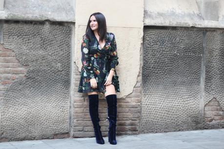 Vestido de flores + Botas altas terciopelo