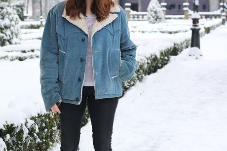 Outfit para la nieve con cazadora vintage