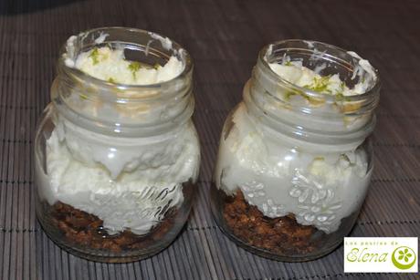 Mousse de lima, coco y chocolate blanco