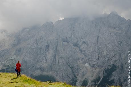 Vista de la Marmolada desde Passo di Pordoi Italia Dolomitas