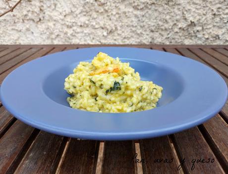 Risotto a la albahaca con langostinos al curry (Thermomix)