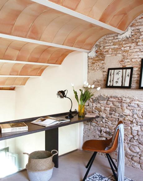 Cómo distribuir una casa de pueblo alargada y estrecha Cómo distribuir una casa de pueblo alargada y estrecha