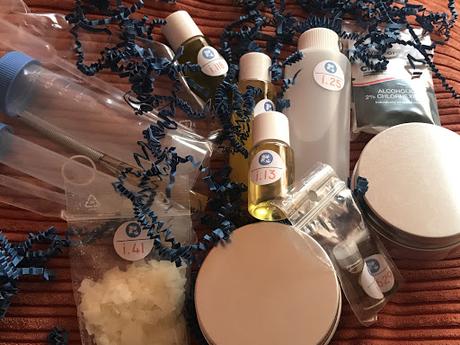 AROMAKIT CUIDADO FACIAL CON LEO, UN KIT 100% NATURAL AROMAKIT CUIDADO FACIAL CON LEO, UN KIT 100% NATURAL