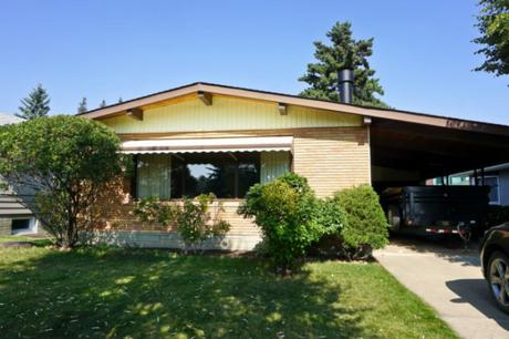 Antes y Después: Un Cambio de Imagen para una Casa de Mediados de Siglo Antes y Después: Un Cambio de Imagen para una Casa de Mediados de Siglo