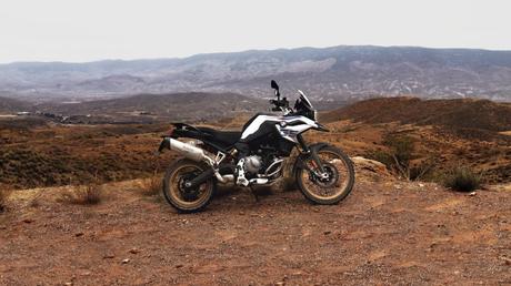 BMW F850GS en campo