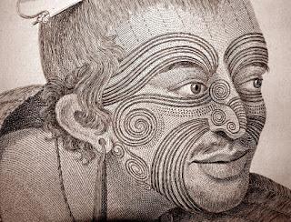 Cara totalmente tatuada, de un líder maorí