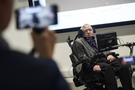 Tranquilo, Mr. Hawking | Alfonso Reece Dousdebés