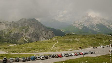 Aparcamiento Tres Cimas Lavaredo Ruta Dolomitas Italia trekking