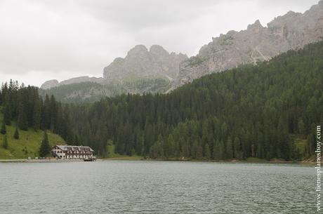 Lago Misurina viaje Italia paisajes montañas trekking