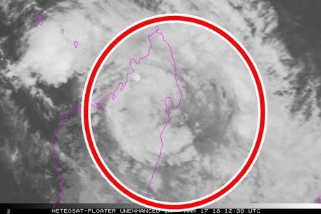 El ciclón tropical "Eliakim" se mueve sobre tierra en ...