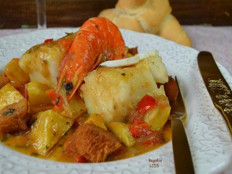 Bacalao con langostinos y costrones