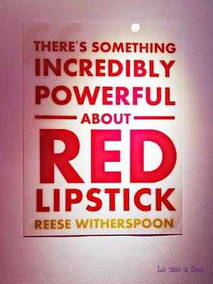 March On de Elizabeth Arden, el labial rojo que ayuda a mujeres de todo el mundo March On Elizabeth Arden reese witherspoon red lips lipstick makeup maquillaje labial rojo beauty