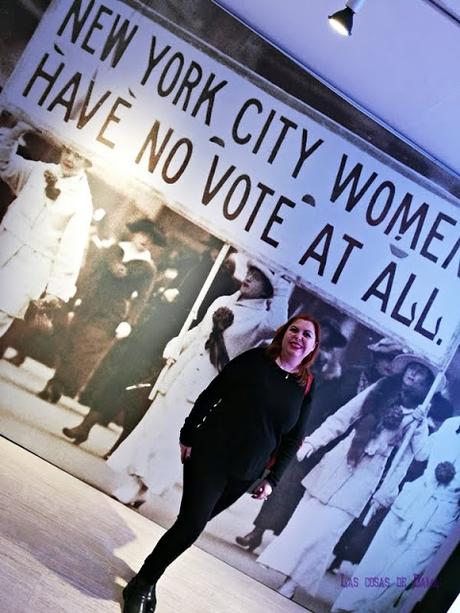 Elizabeth Arden y las Sufragistas March On Elizabeth Arden reese witherspoon red lips lipstick makeup maquillaje labial rojo beauty sufragistas