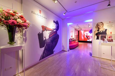 Evento de presentación de March On de Elizabeth Arden March On Elizabeth Arden reese witherspoon red lips lipstick makeup maquillaje labial rojo beauty