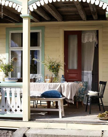 Inspiración para una mesa campestre de IKEA al aire libre