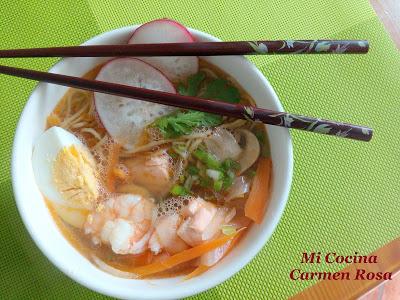 SOPA RAMEN DE SALMON Y LANGOSTINOS