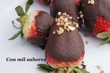 FRESAS CHOCOLATEADAS (DIA DE LA FRESA)