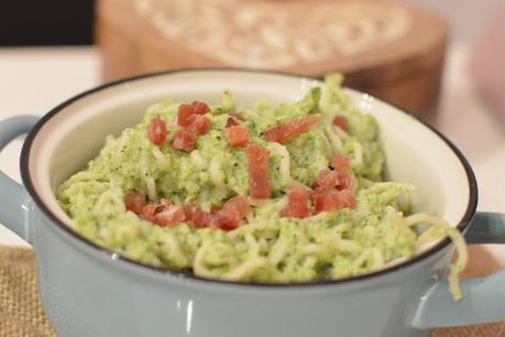 Espaguetis konjac con salsa de brócoli Espaguetis konjac con salsa de brócoli