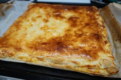 Empanada de hojaldre con atún
