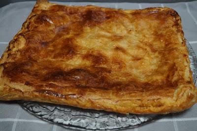 Empanada de hojaldre con atún