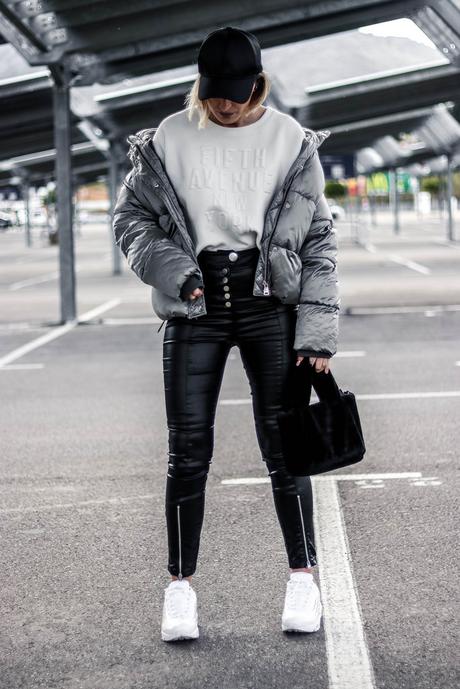 WHITE SNEAKERS