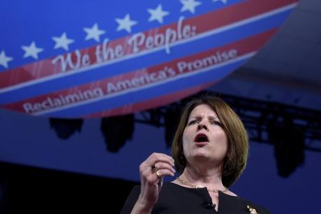 Nuevas investigaciones en Facebook agregan nuevas presiones