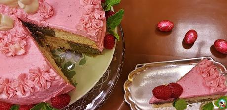 Tarta de dos colores con crema de frambuesas