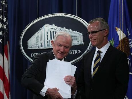 GTY 814019956 A CLJ POL GOV EE. UU. DC