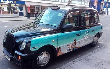 Imagen del día: 90 taxis recorren Londres con mensaje de Cuba