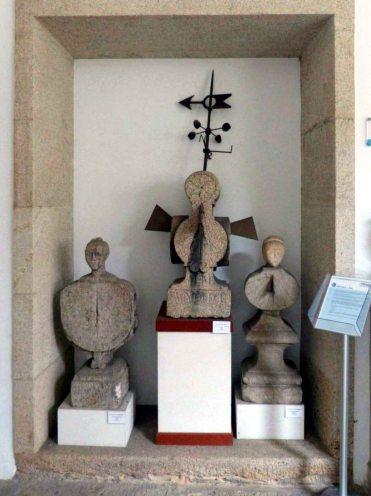 Los 42 relojes solares del claustro franciscano en Lugo