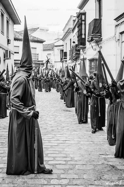 MADRUGÁ Y VIERNES SANTO POR LA MAÑANA 2017