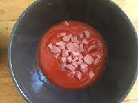 EMPANADILLAS DE QUESO, TOMATE Y SALCHICHAS