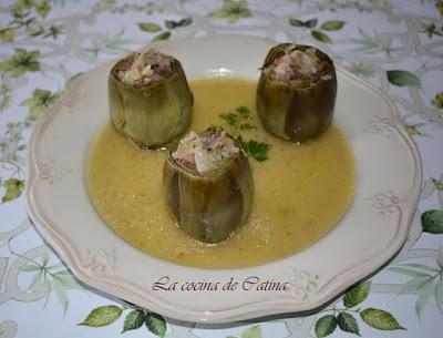 Alcachofas rellenas de manos de cerdo