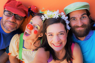 Música en la vereda y en el teatro