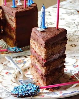 Tarta de chocolate y frambuesas ( la tarta perfecta para un cumpleaños)