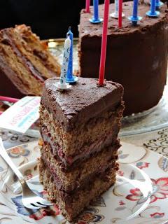 Tarta de chocolate y frambuesas ( la tarta perfecta para un cumpleaños)