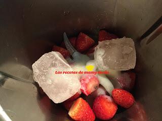 SMOOTHIE DE FRESAS EN THERMOMIX Y TRADICIONAL SMOOTHIE DE FRESAS EN THERMOMIX Y TRADICIONAL